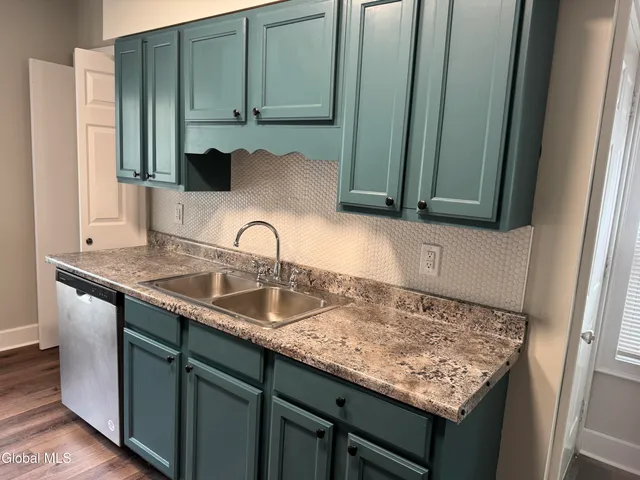 $1,400 | 528 4th Avenue, Unit 2, Troy, NY 12182