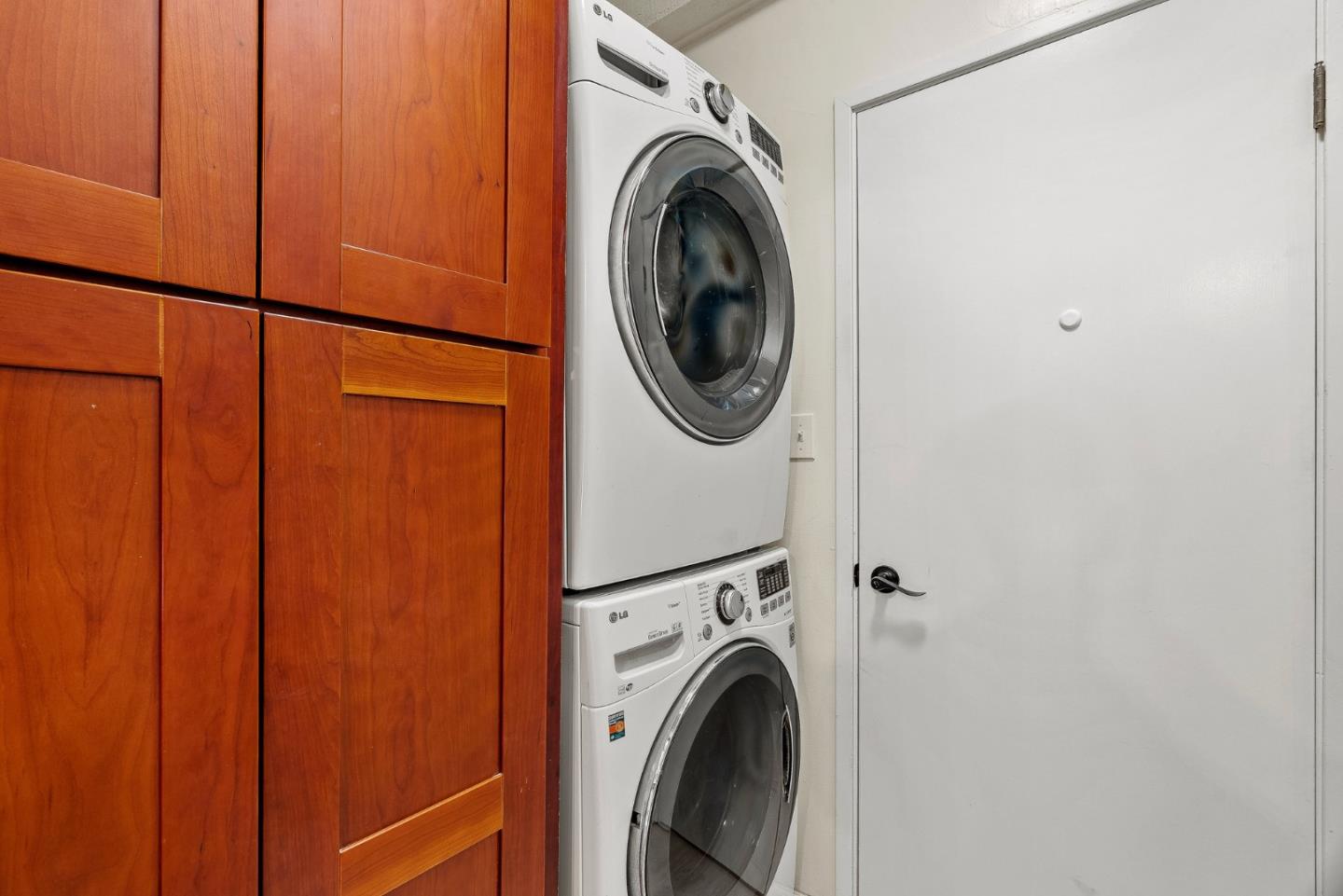 4900 Trout Gulch Road Aptos, CA 95003 - Photo 15 of 33 a utility room with dryer and washer