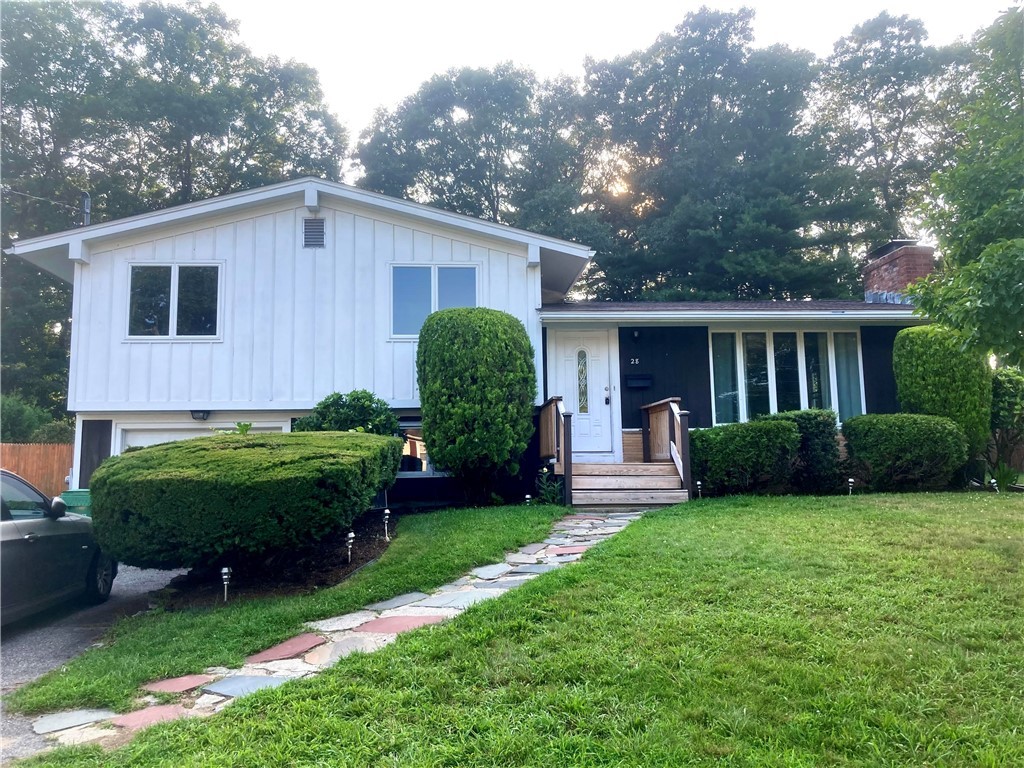 28 Cushing Road Warwick, RI 02888 - Photo 3 of 35