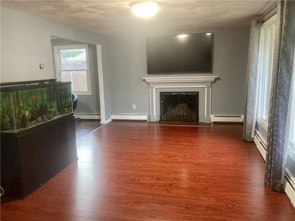 28 Cushing Road Warwick, RI 02888 - Photo 4 of 35
