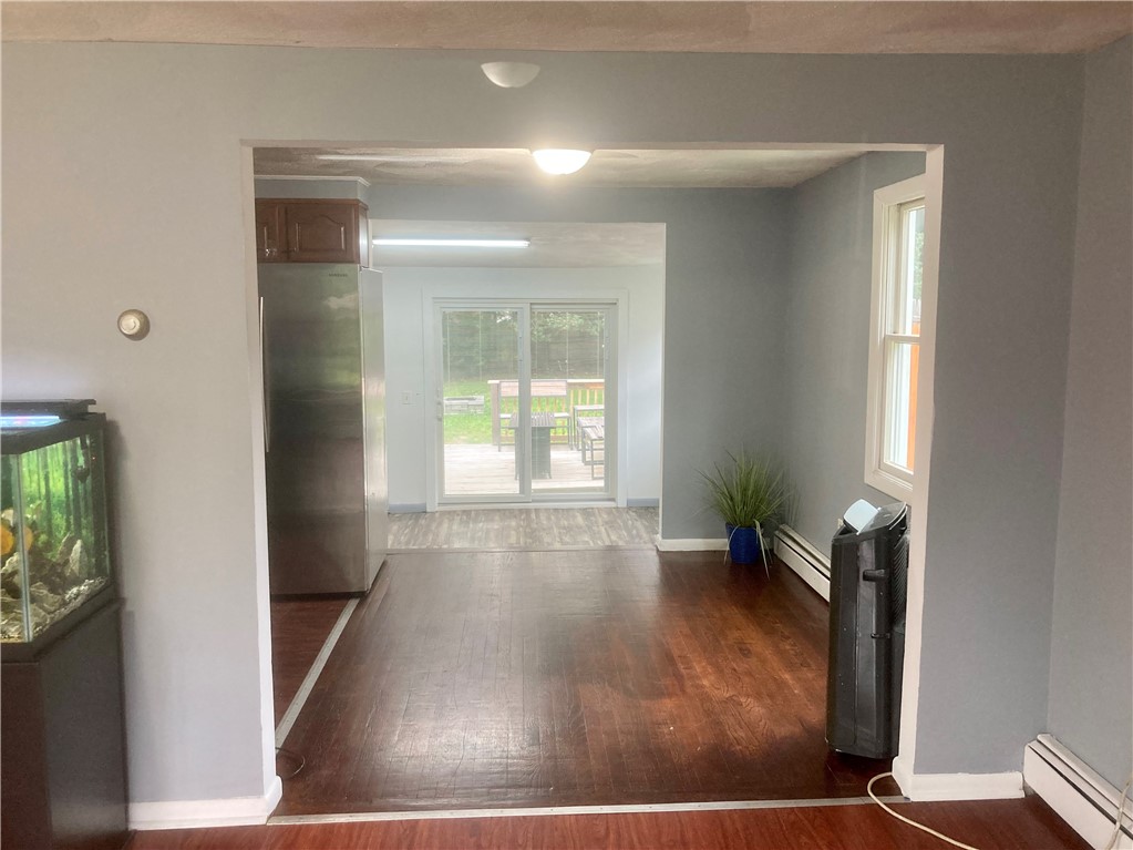 28 Cushing Road Warwick, RI 02888 - Photo 5 of 35