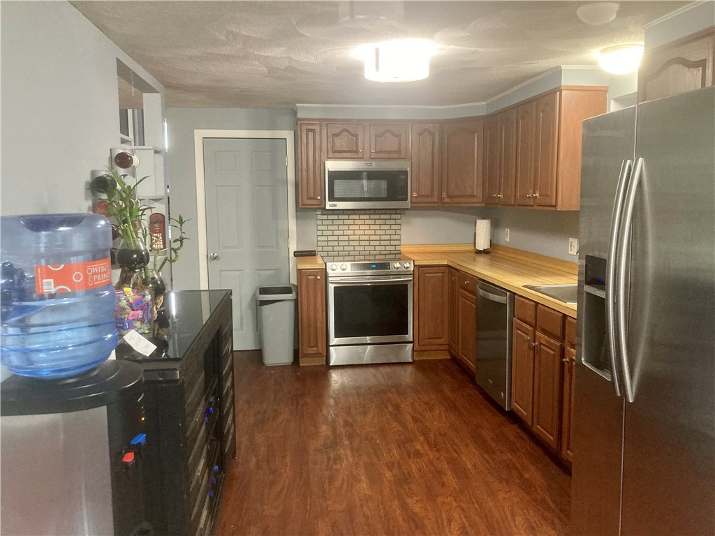 28 Cushing Road Warwick, RI 02888 - Photo 8 of 35