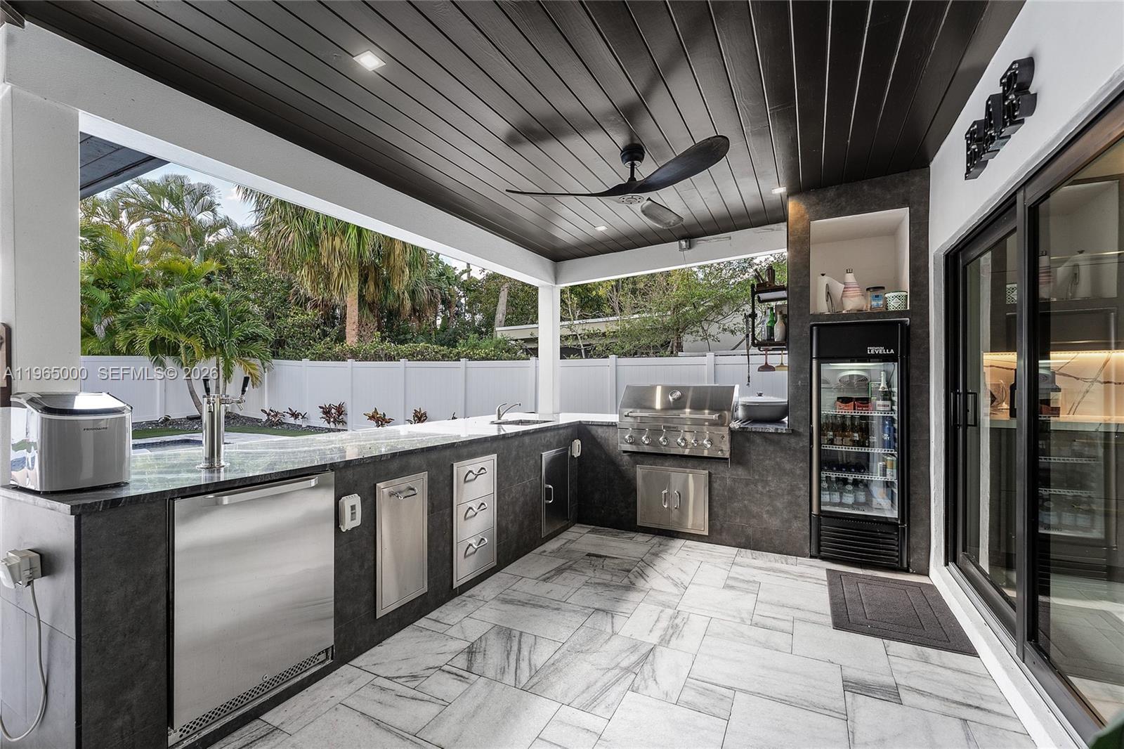 4892 Willow Drive Boca Raton, FL 33487 - Photo 35 of 54