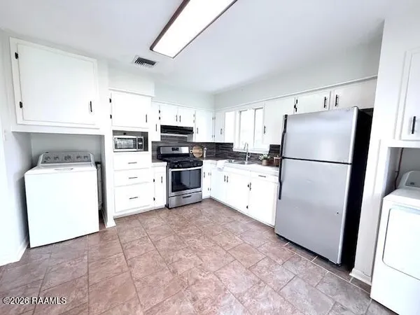 $1,600 | 305 Harrell Drive, Lafayette, LA 70503