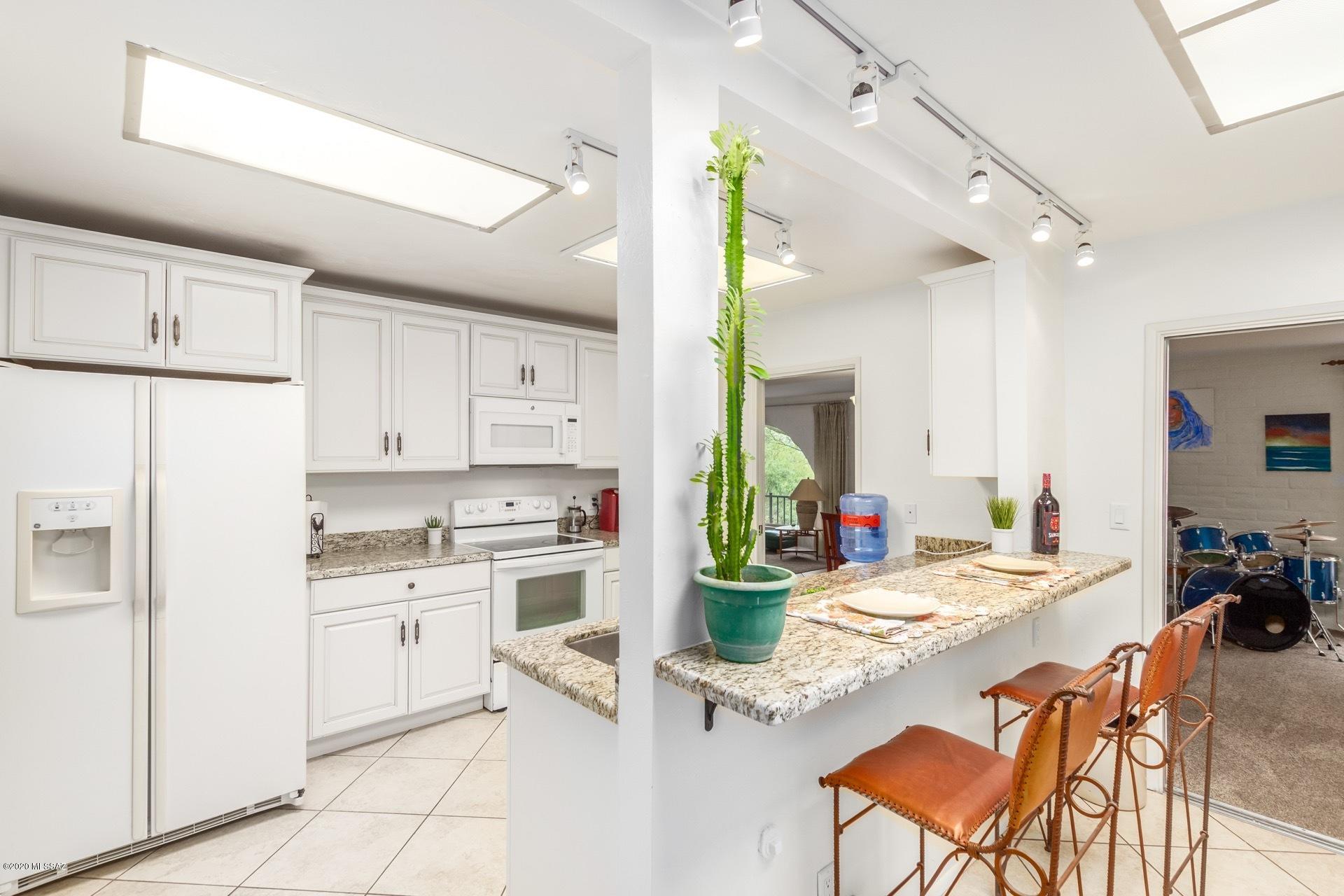 722 West Roller Coaster Road Tucson, AZ 85704 - Photo 9 of 30 Gallery Image 9