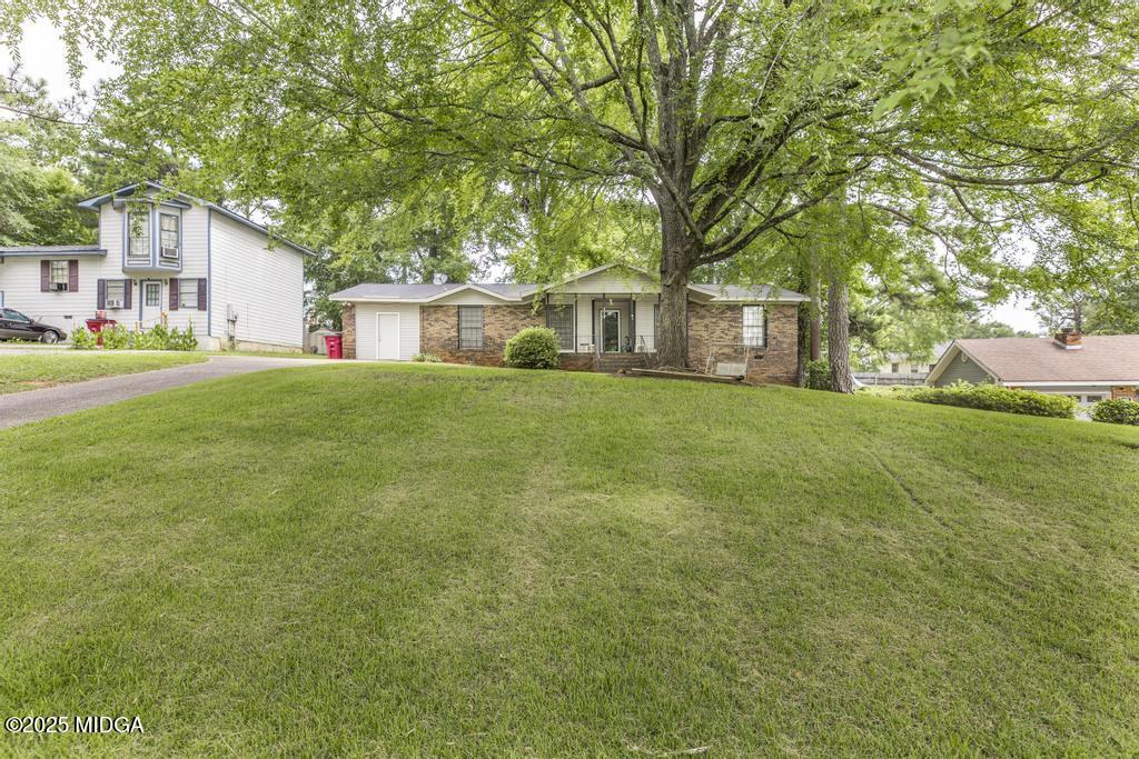 4112 West Hickory Court Macon, GA 31210 - Photo 1 of 12 4112 W Hickory Ct 2