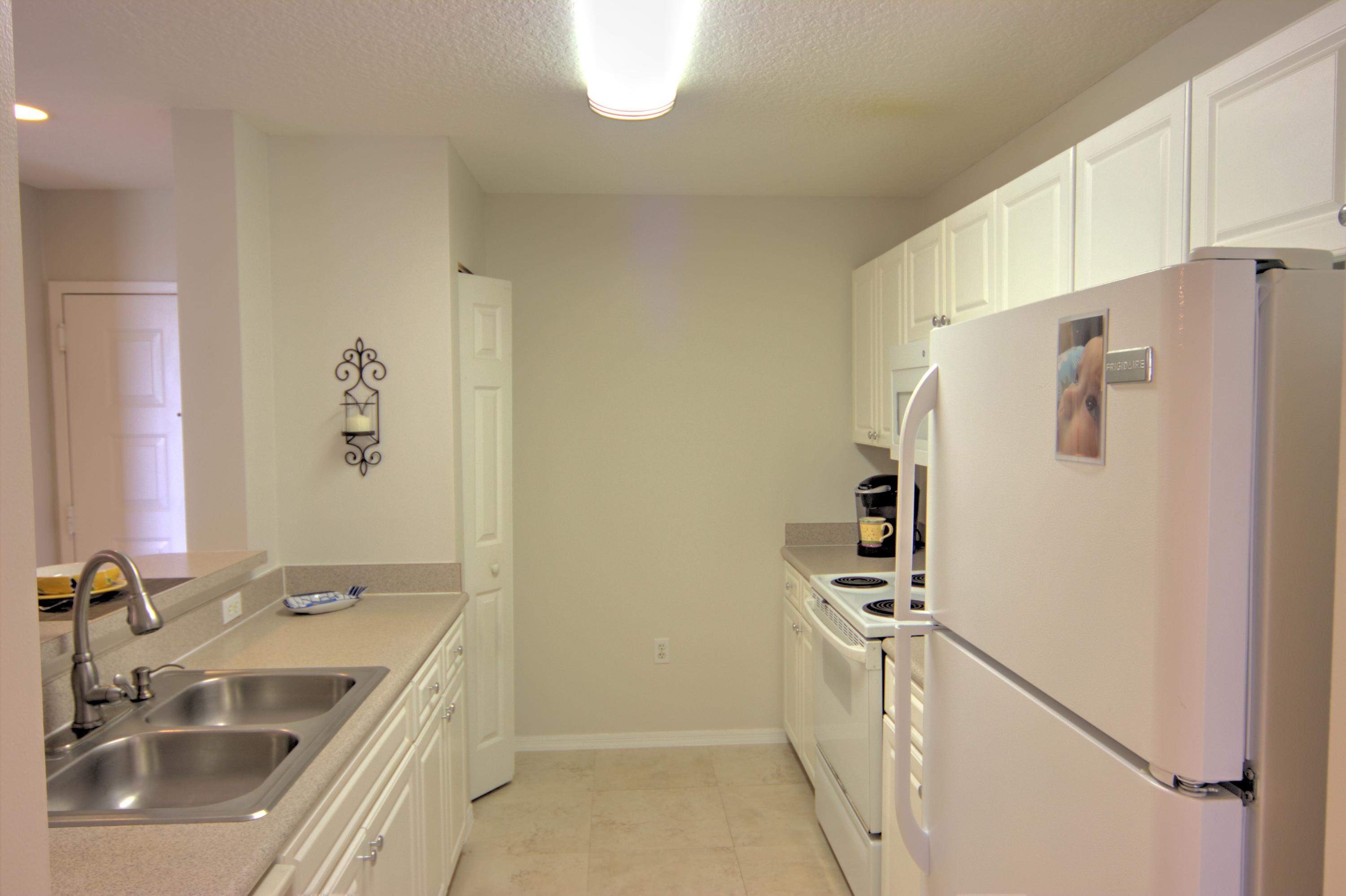 1155 Main Street, Unit 304 Jupiter, FL 33458 - Photo 12 of 38 kitchen3
