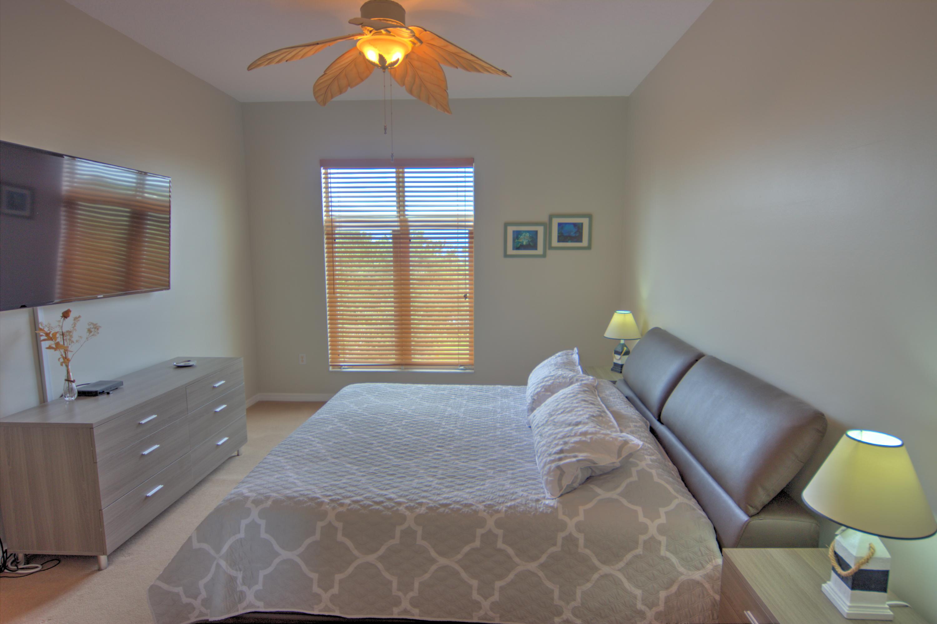 1155 Main Street, Unit 304 Jupiter, FL 33458 - Photo 18 of 38 Master bedroom side