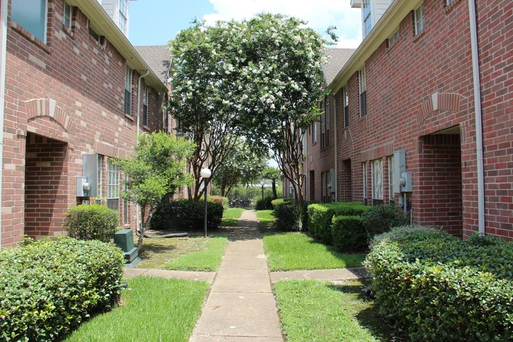 11735 Alief Clodine Road, Unit 17 Houston, TX 77072 - Photo 2 of 46