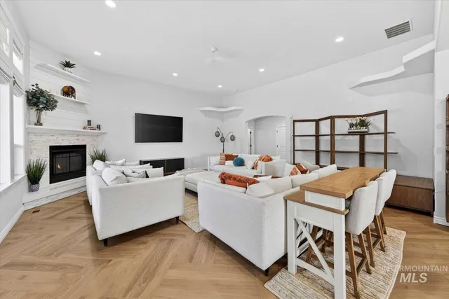 $1,695,000 | 7887 South Old Farm Lane, Meridian, ID 83642