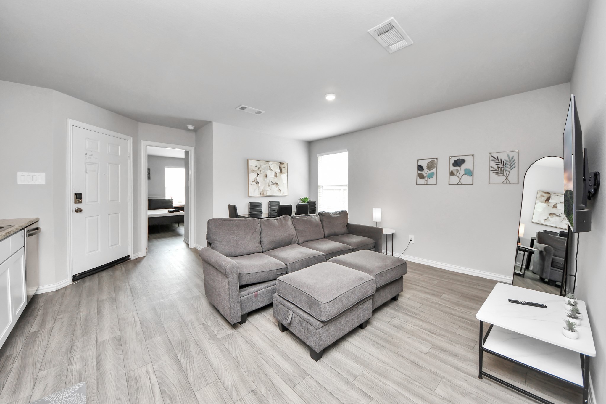 9027 Madera Road, Unit A Houston, TX 77078 - Photo 4 of 49
