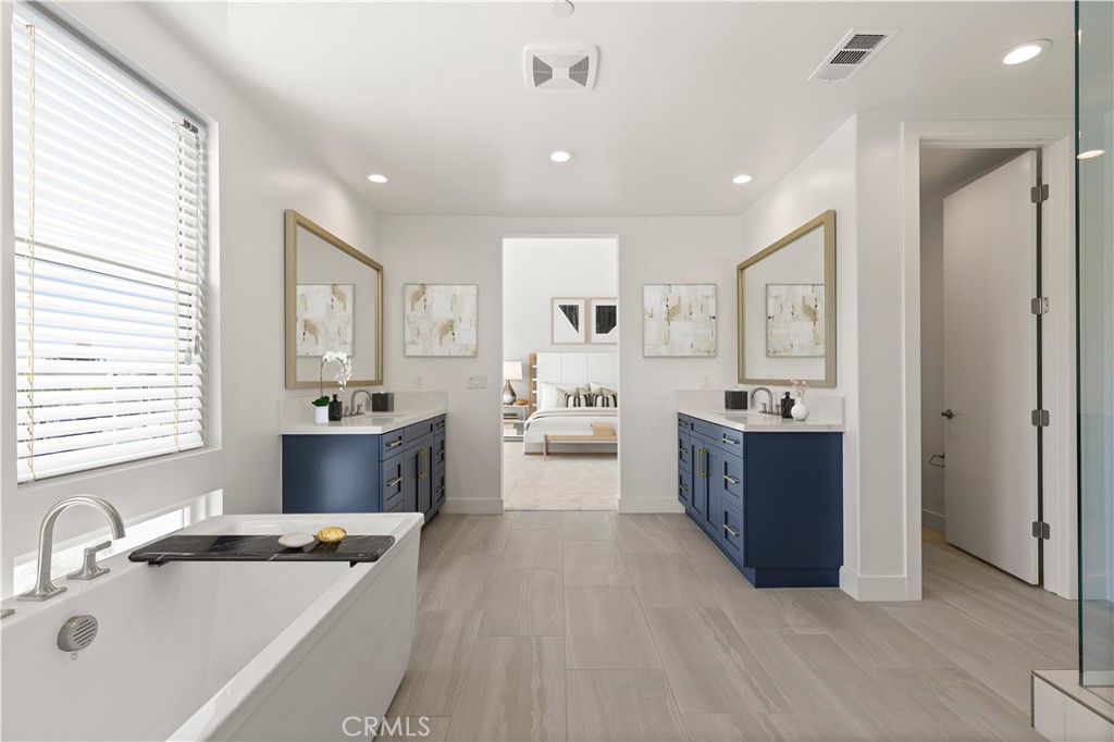 205 Mask Irvine, CA 92618 - Photo 7 of 12 Primary Bath