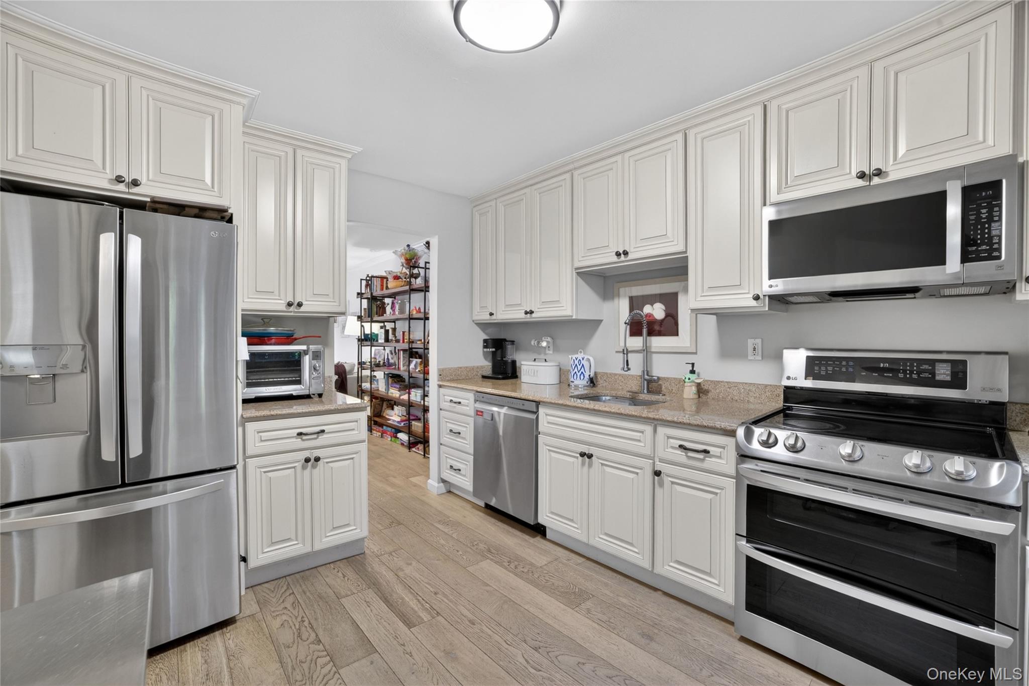 218 Tree Top Crescent Rye Brook, NY 10573 - Photo 13 of 36
