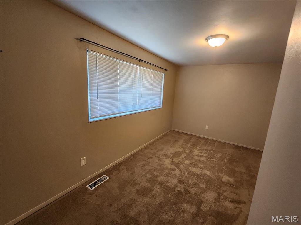 815 Portsdown Road Ballwin, MO 63011 - Photo 13 of 27 Gallery Image 13