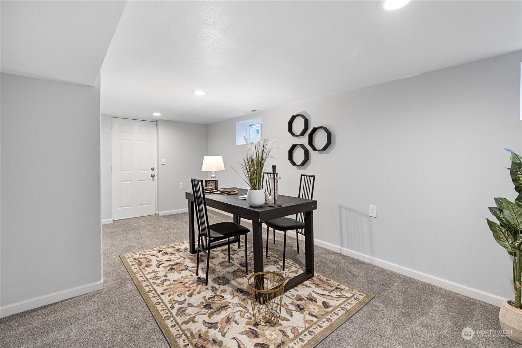 24008 Meridian Avenue South Bothell, WA 98021 - Photo 22 of 31 a view of a work space with furniture