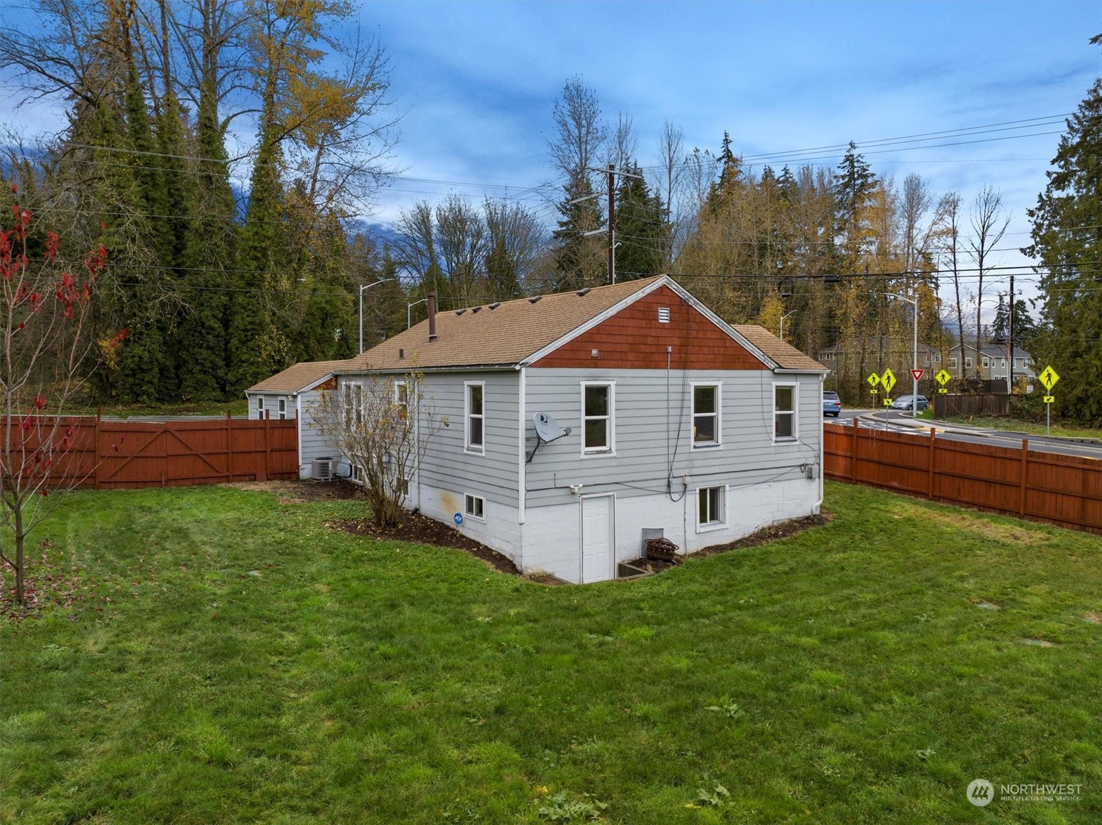 24008 Meridian Avenue South Bothell, WA 98021 - Photo 28 of 31 a view of a house with backyard