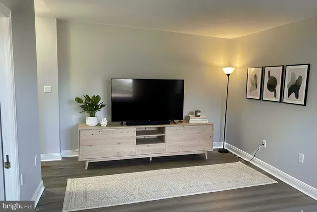 $1,900 | 12705 Dara Drive, Unit T1, Woodbridge, VA 22192