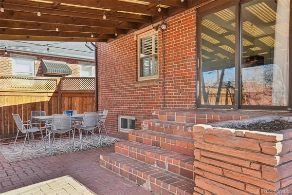 a view of an outdoor space with sitting space