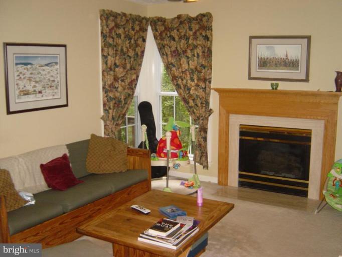 960 High Knob Road Front Royal, VA 22630 - Photo 7 of 14 Living Room