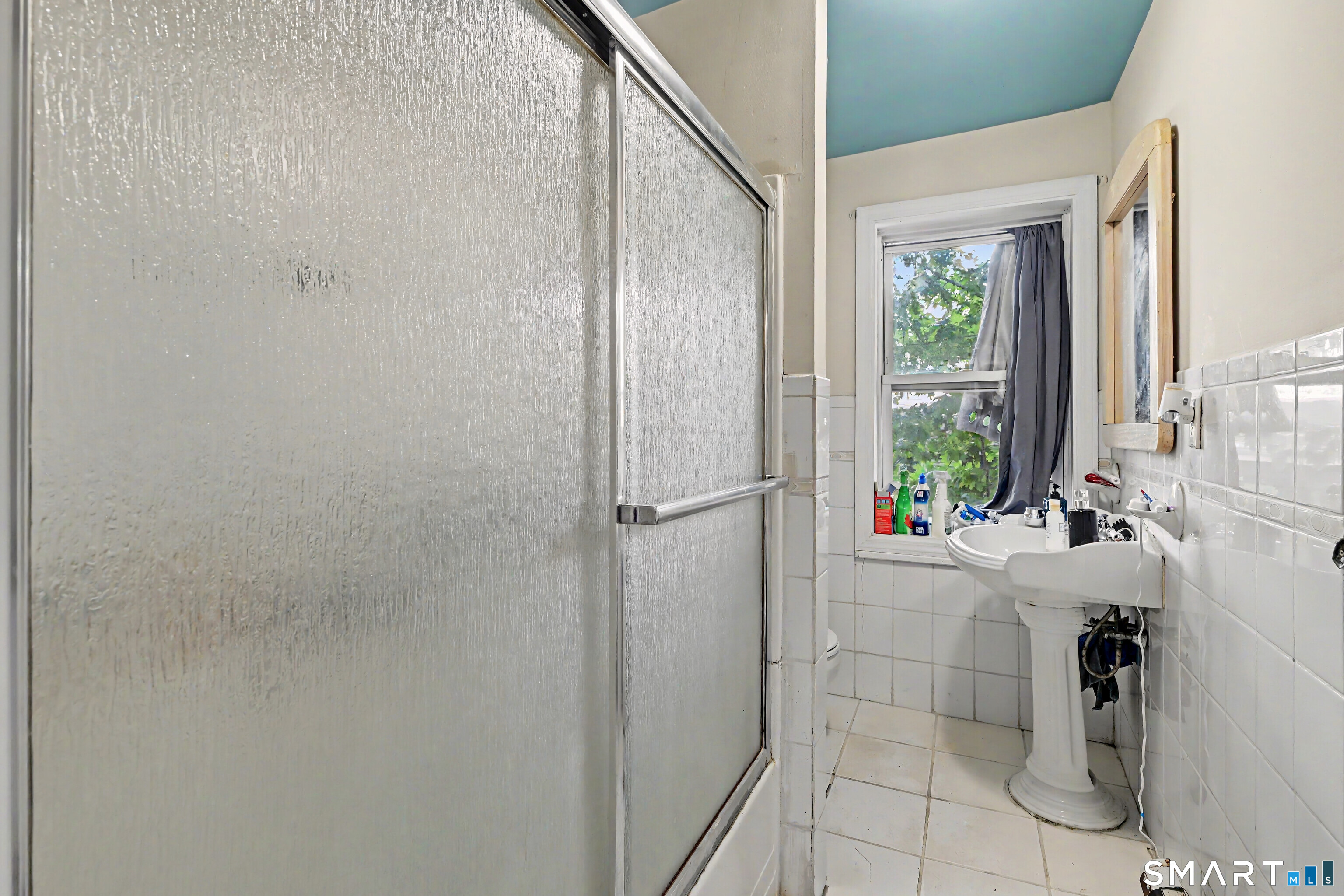44 Toms Road Stamford, CT 06906 - Photo 22 of 38