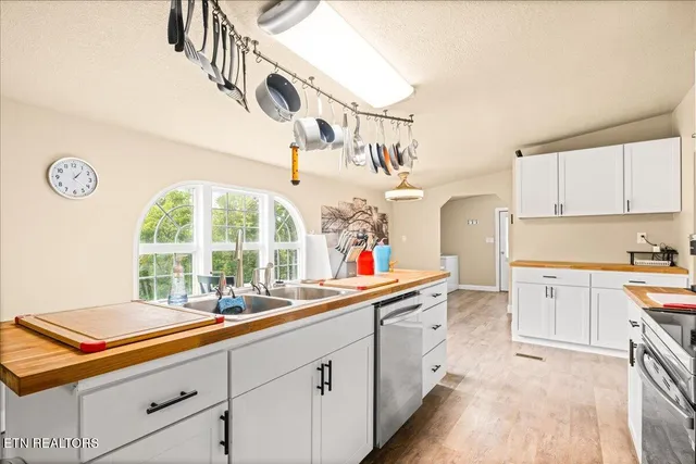 $345,000 | 160 Cove Hollow Road, La Follette, TN 37766