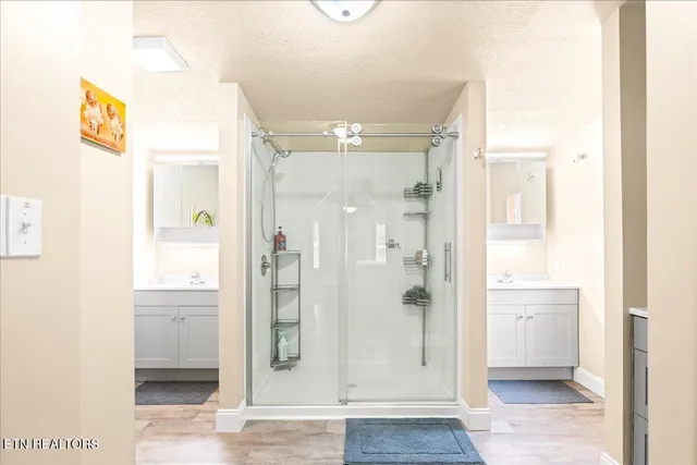 $345,000 | 160 Cove Hollow Road, La Follette, TN 37766