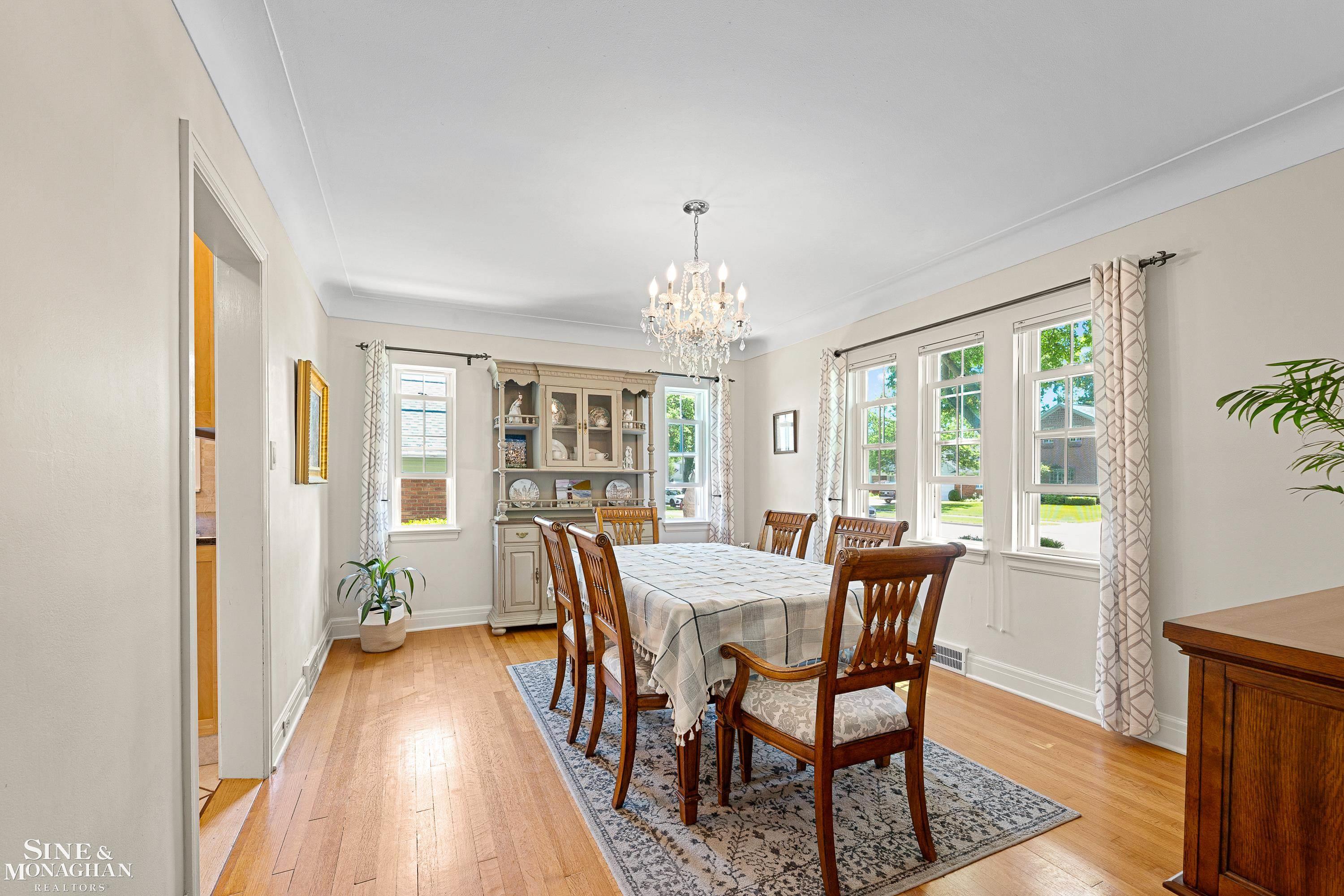 100 Roslyn Road Grosse Pointe Woods, MI 48236 - Photo 21 of 55