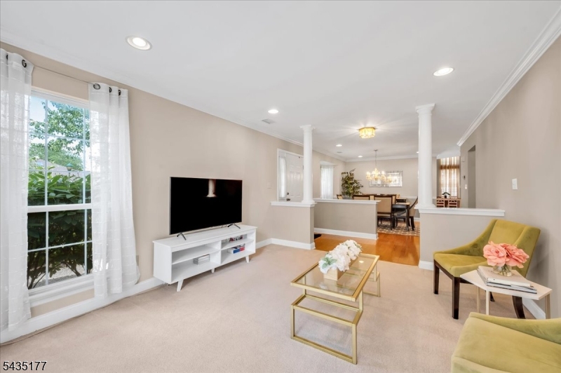 279 Janine Way Bridgewater, NJ 08807 - Photo 5 of 32