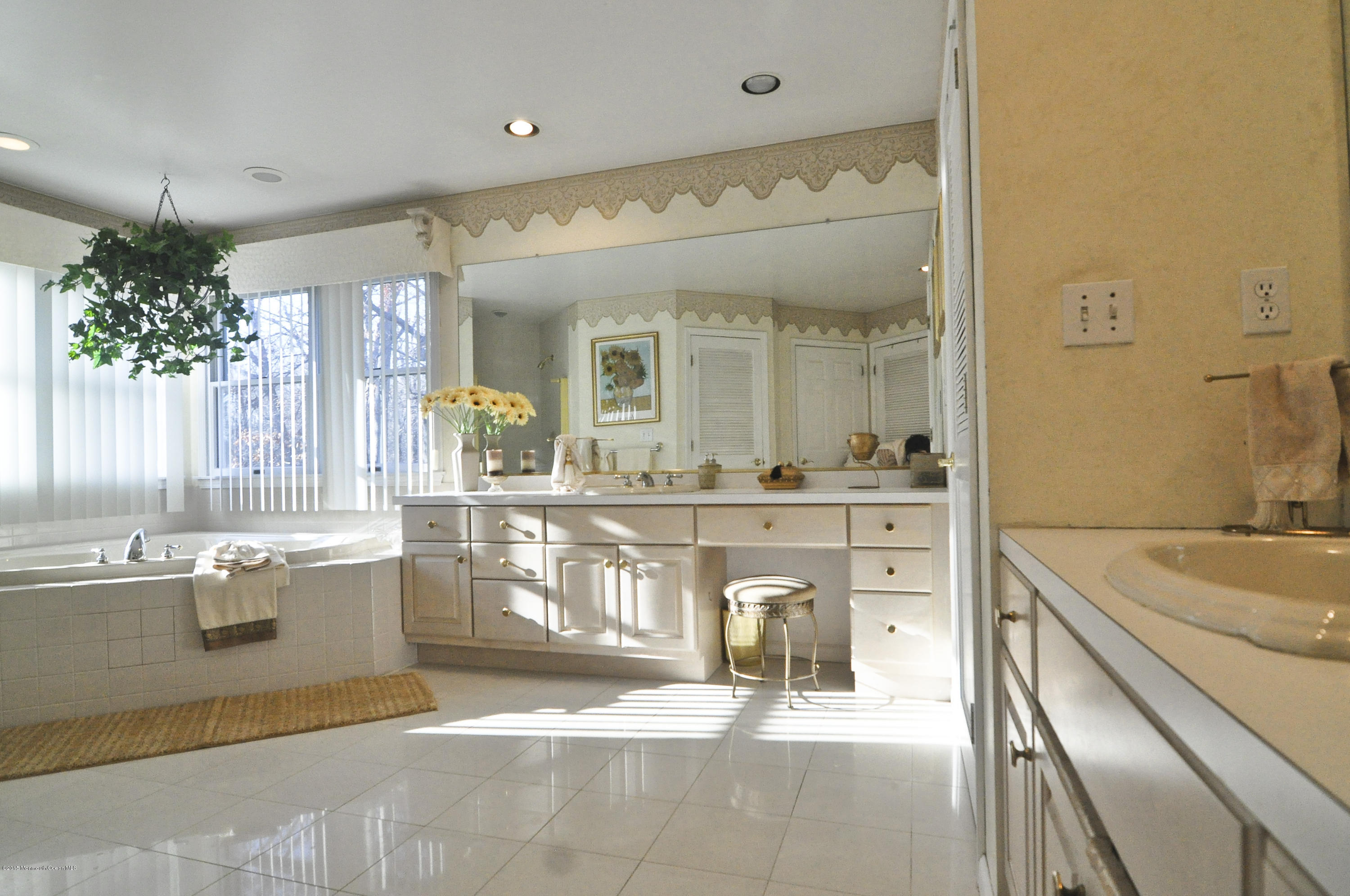 128 Manaqua Road Freehold, NJ 07728 - Photo 14 of 36 masterbath