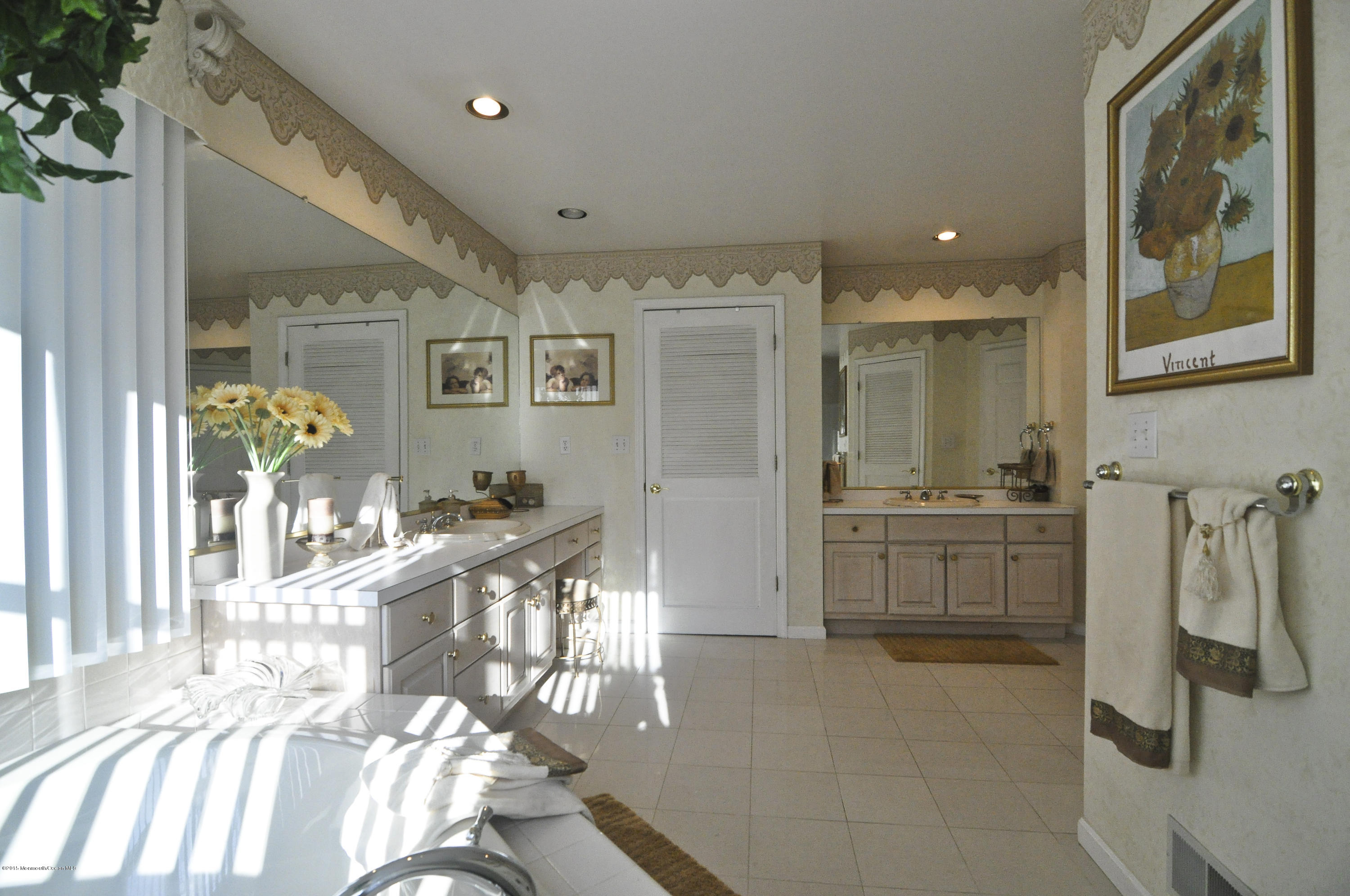 128 Manaqua Road Freehold, NJ 07728 - Photo 15 of 36 masterbath view2