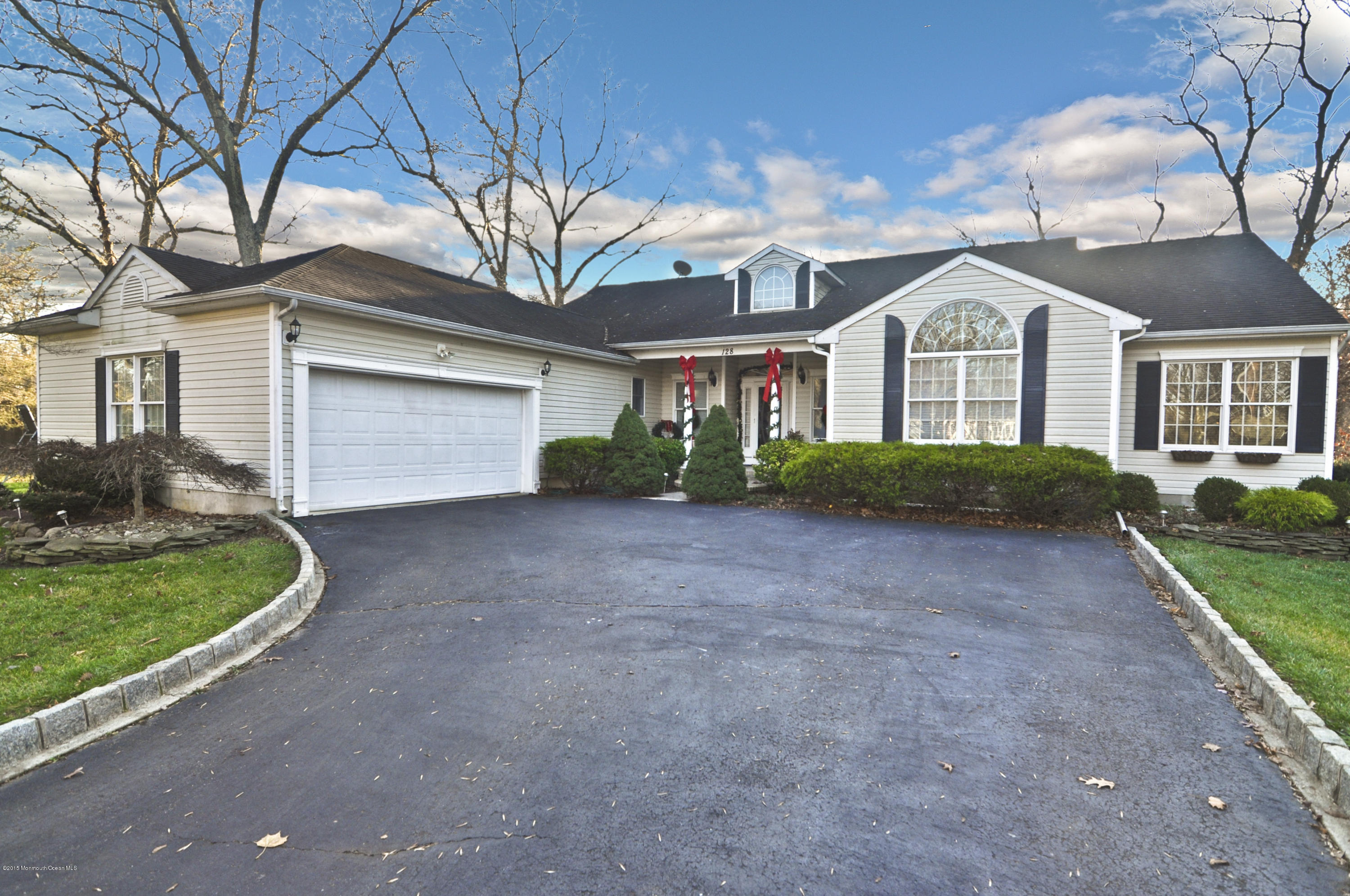 128 Manaqua Road Freehold, NJ 07728 - Photo 36 of 36 EXTERIOR CLOSE UP