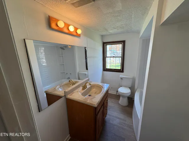 $169,900 | 915 Drive D, Knoxville, TN 37920