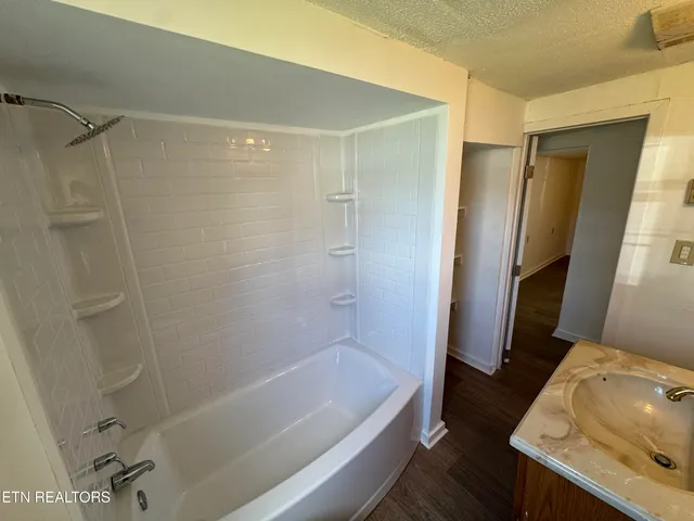 $169,900 | 915 Drive D, Knoxville, TN 37920