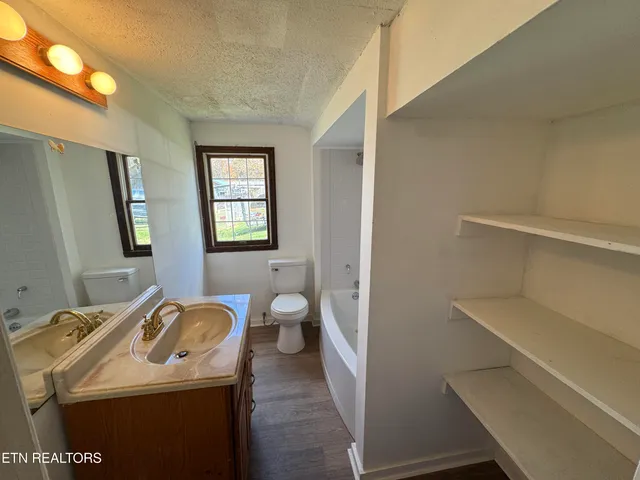 $169,900 | 915 Drive D, Knoxville, TN 37920