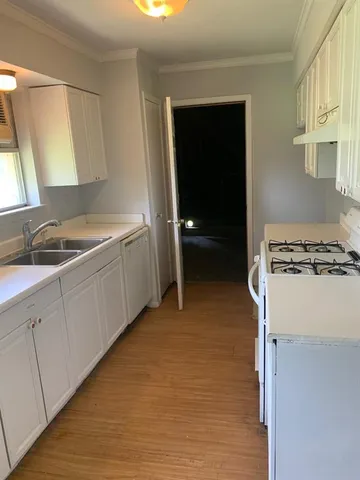 $1,775 | 679 Edgeglen Drive, Dallas, TX 75217