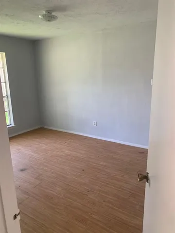 $1,775 | 679 Edgeglen Drive, Dallas, TX 75217