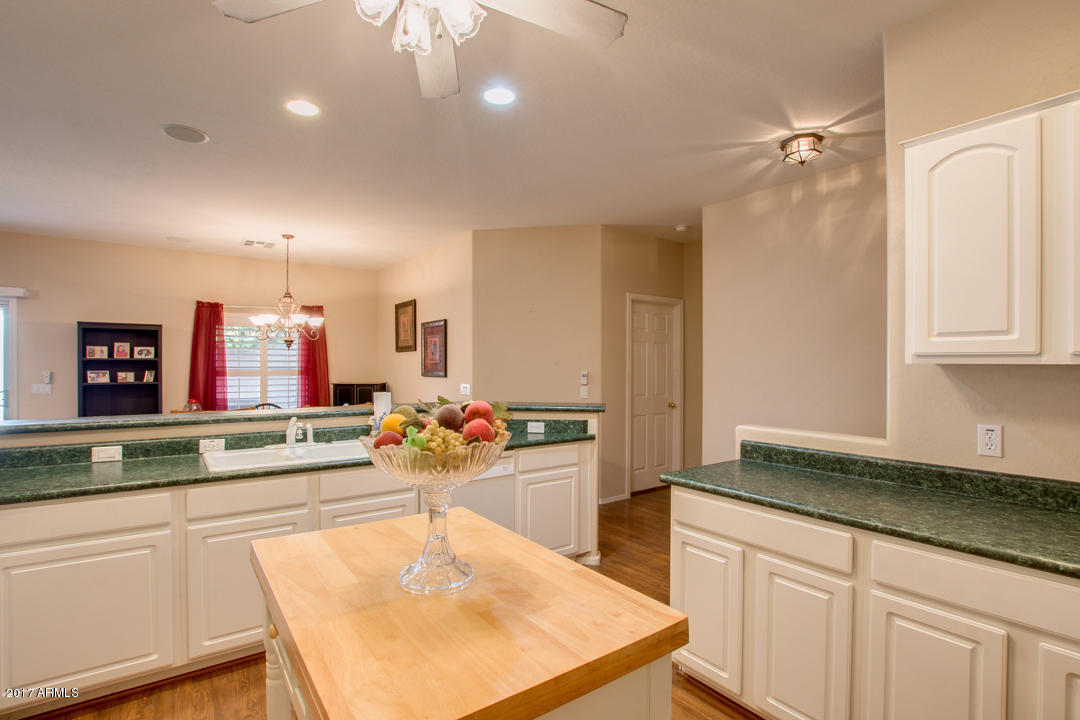 15810 West Redfield Road Surprise, AZ 85379 - Photo 16 of 38 17-Redfield