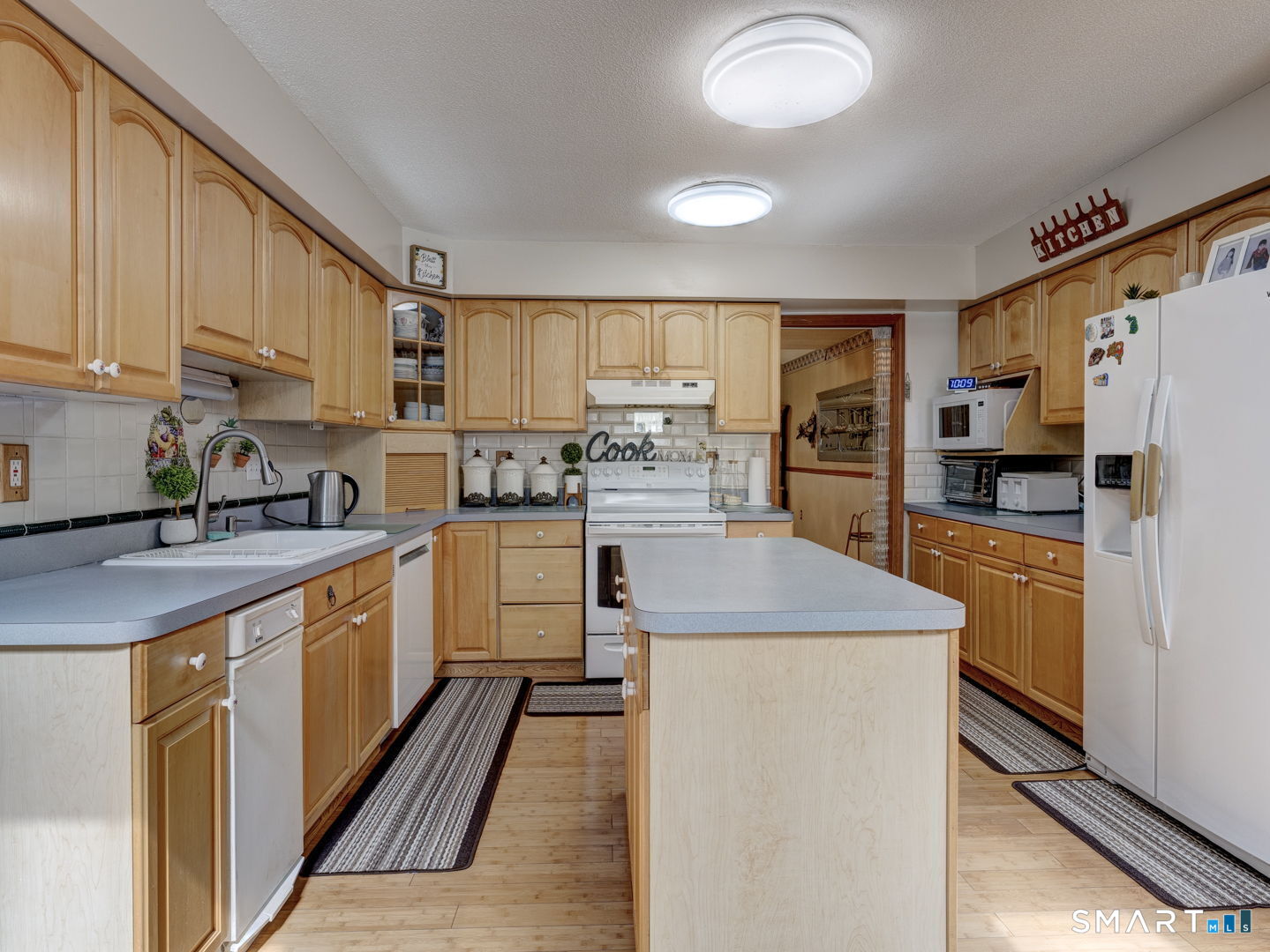 300 Hilltop Road Watertown, CT 06779 - Photo 15 of 39