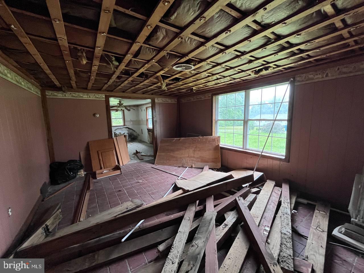 132 Thomas Road New Castle, PA 16101 - Photo 17 of 51
