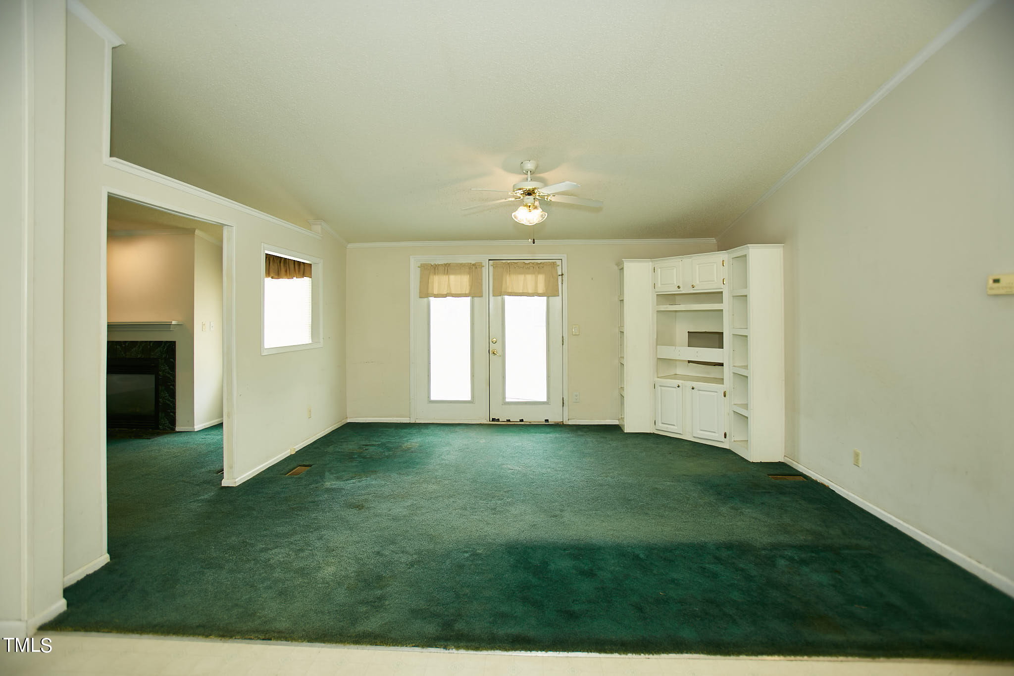 1620 Batten Farm Road Selma, NC 27576 - Photo 33 of 40 1620 Batten Farm - Living room2