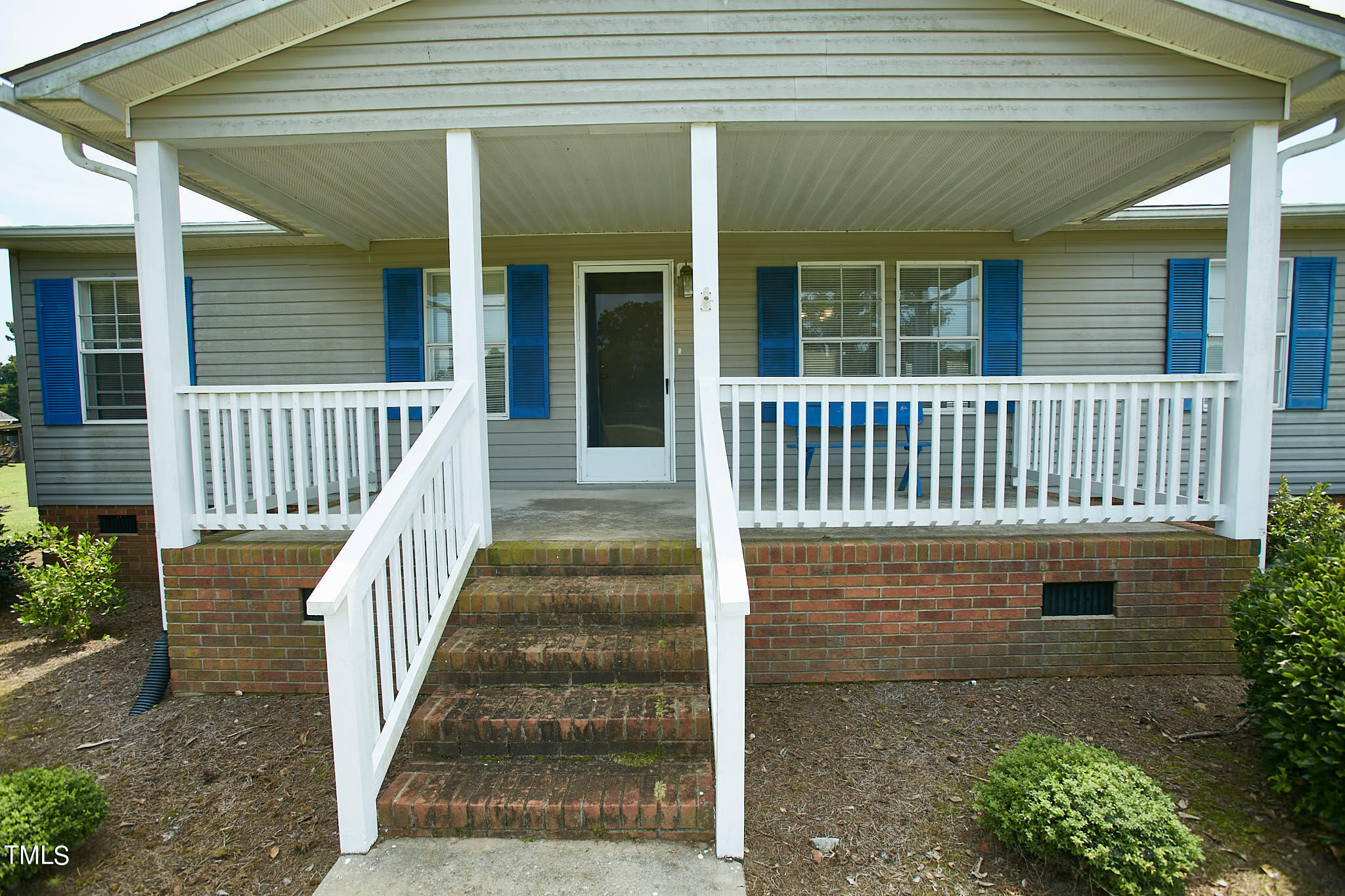 1620 Batten Farm Road Selma, NC 27576 - Photo 4 of 40 1620 Batten Farm - Front Porch