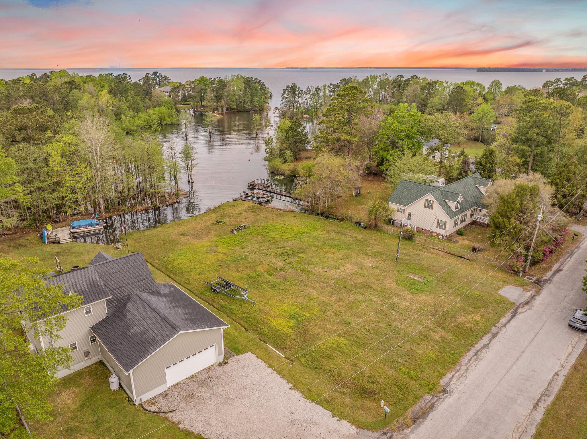 111 Jack's Lane Bonneau, SC 29431 - Photo 2 of 21 1_BARCLAY MEDIA CO-15