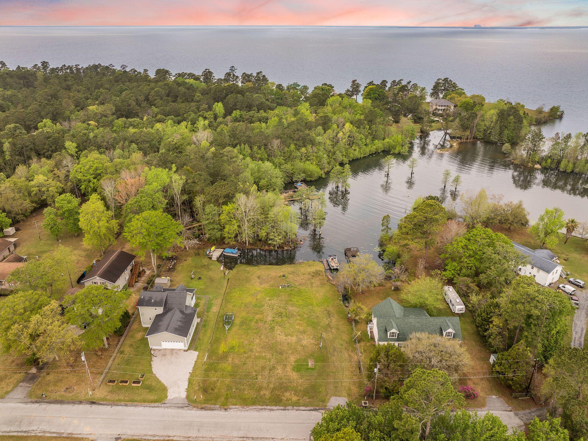 111 Jack's Lane Bonneau, SC 29431 - Photo 3 of 21 16_BARCLAY MEDIA CO-17