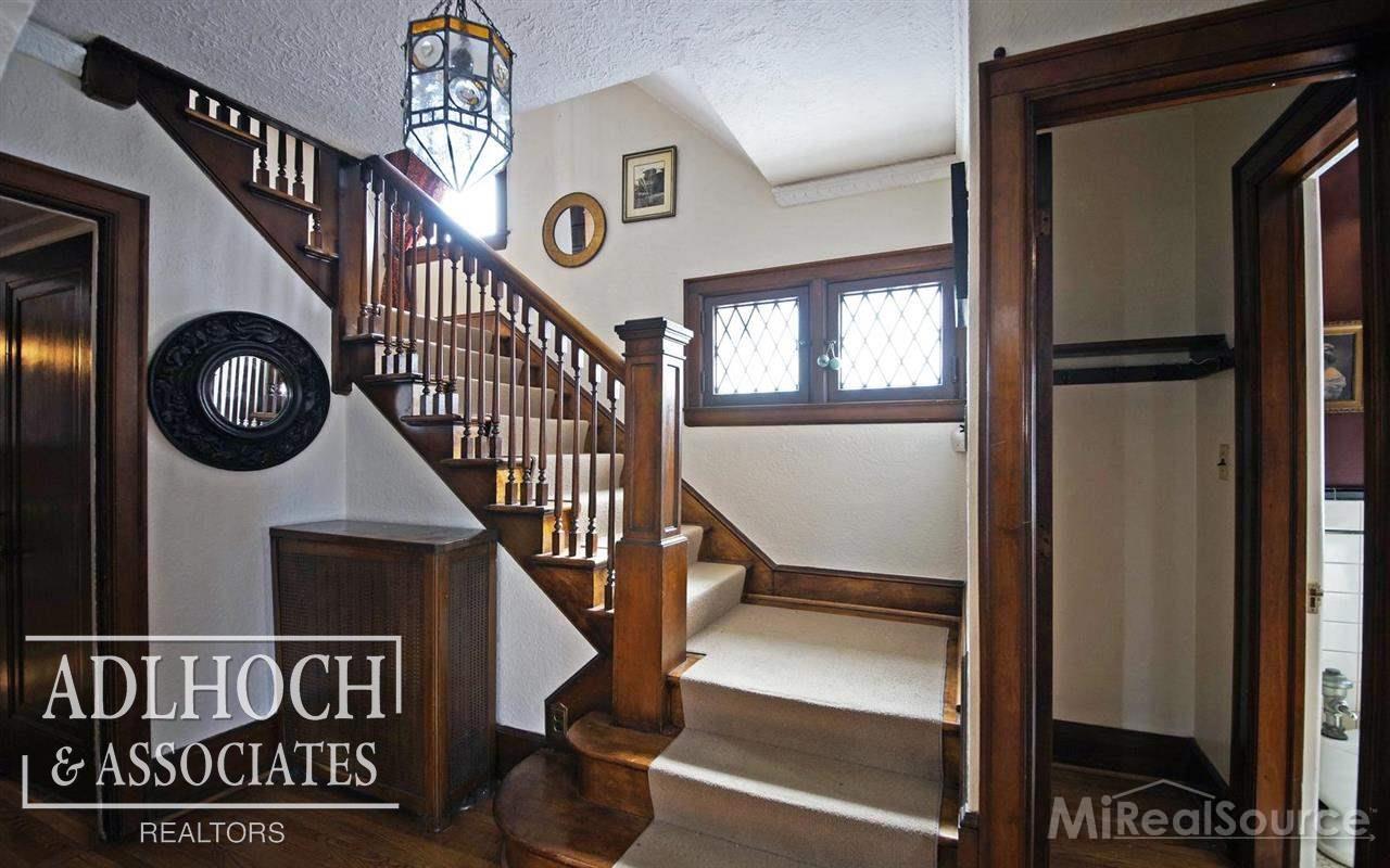 1430 Buckingham Road Grosse Pointe Park, MI 48230 - Photo 12 of 23