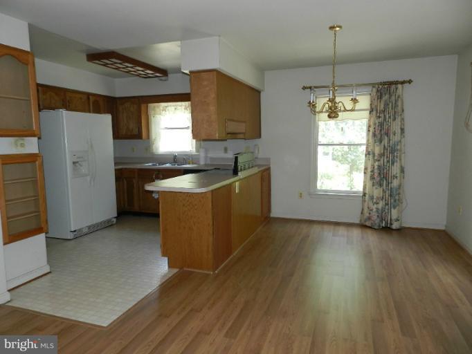 24 Benner Loop Ruther Glen, VA 22546 - Photo 12 of 17 Kitchen