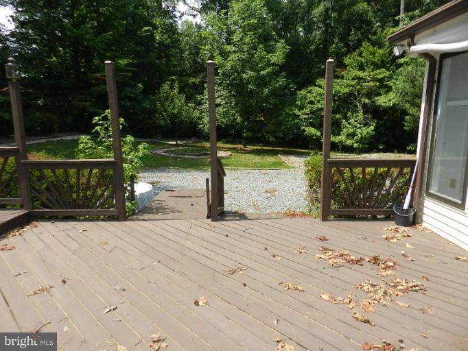24 Benner Loop Ruther Glen, VA 22546 - Photo 3 of 17 Exterior (Rear)