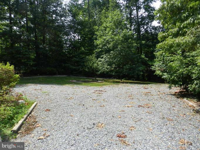 24 Benner Loop Ruther Glen, VA 22546 - Photo 9 of 17 Exterior (Rear)