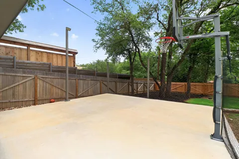 $979,000 | 8718 Tallwood Drive, Austin, TX 78759