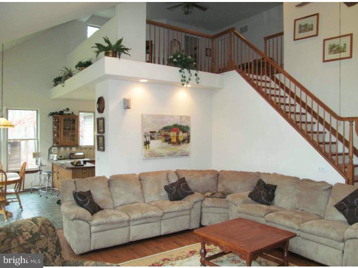 27 Burrs Mill Road Southampton, NJ 08088 - Photo 3 of 25 Great Room