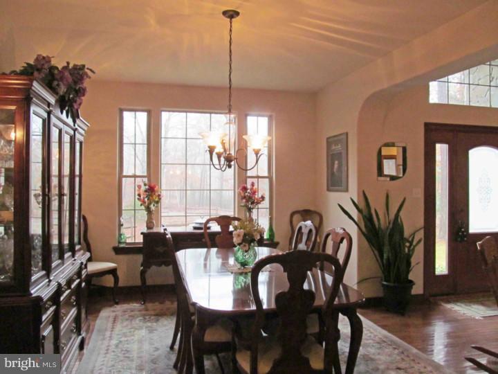 27 Burrs Mill Road Southampton, NJ 08088 - Photo 7 of 25 Dining Room